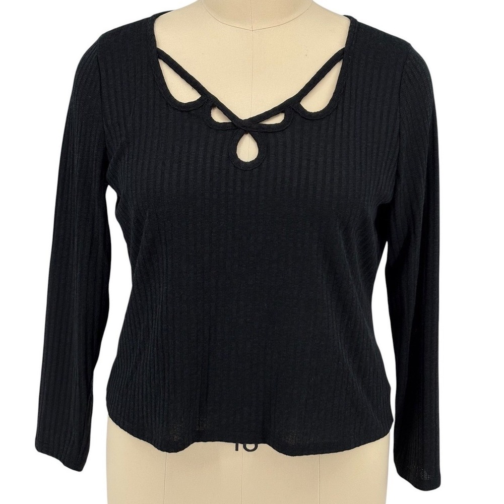 Torrid Top Black Ribbed Strappy Lattice Neckline Long Sleeve 3